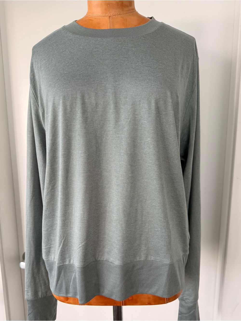 Vuori Women's Daydream Crew long-sleeve athletic top size XL